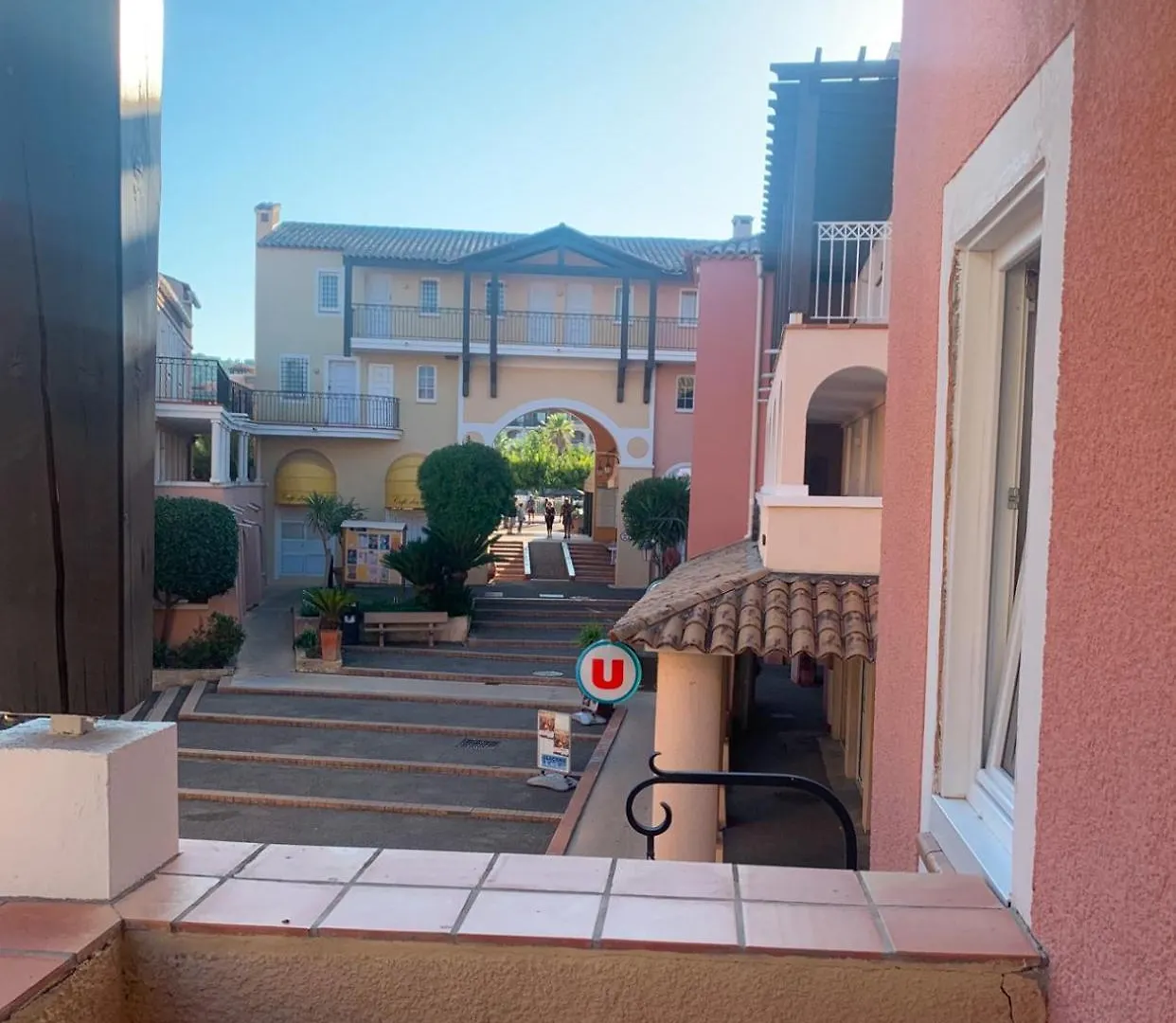 Cap Esterel Studio 4 Pers Equipe, Belle Vue Golf, Centre Village Pierre & Vacances , Parking Inclu Et 5 Piscines Acces Gratuit, Clim, Wifi, Tv, Lave-Vaisselle Et Lave-Linge,Four, Plancha Saint-Raphael  France